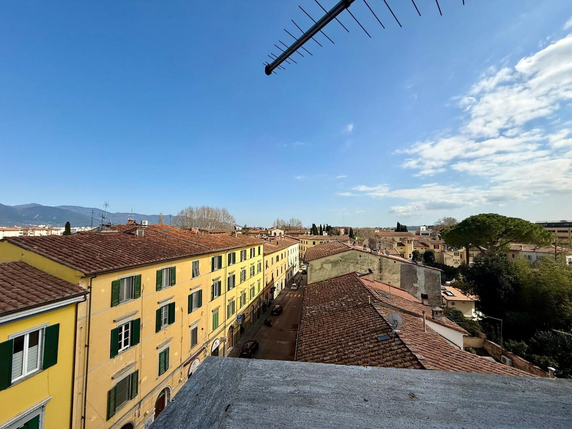 Attico Terrazza Vista Panoramica Lungarni Pisani Apartamento Exterior foto